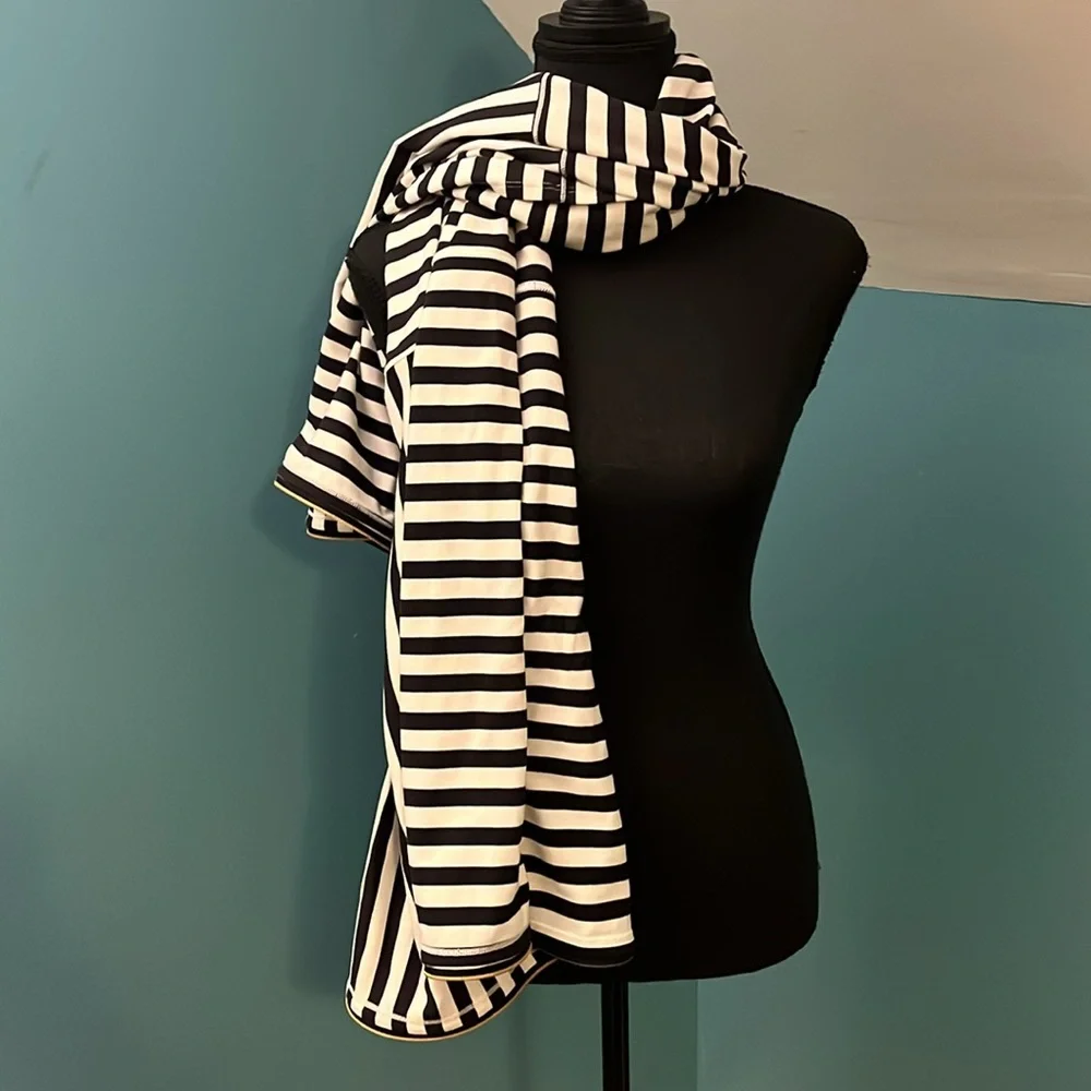 Lululemon Black and White Striped Vinyasa Scarf